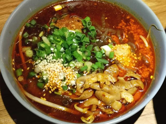 成都人早餐的“4件宝”，原来吃的如此平淡，一点不像四川人