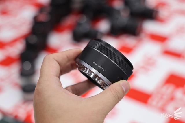 轻巧体积 佳能RF50mm F1.8 STM镜头实拍