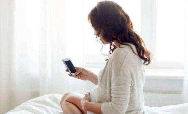 「你的育儿经」玩手机有辐射，孕期不能玩手机？比起手机孕妇更应该注意这些辐射