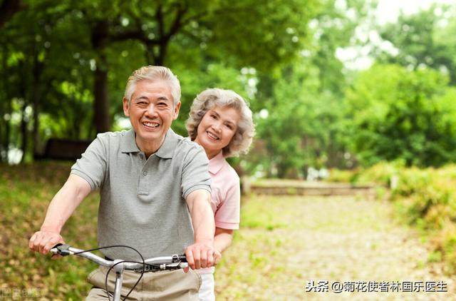 不争的事实，女性比男性更长寿，原因何在？协和医生解析长寿