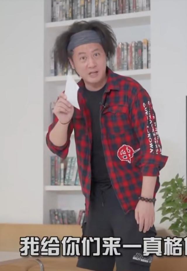 淡蓝色的记忆|任重近照曝光，面色油腻头发凌乱似流浪汉，发福明显体重近200斤