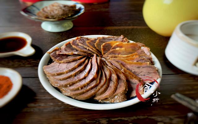 卤牛肉时，记住“1腌2泡”，牛肉不腥不柴，软烂香嫩老少皆宜