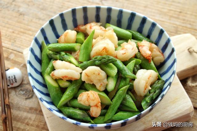 「超级宝妈」春天，这菜正适合孩子吃，有荤有素营养全、味道好，贵也别省
