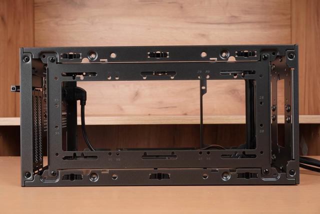 好久没有遇到令人心情澎湃的机箱了，先马趣造双平台搭建（上篇）