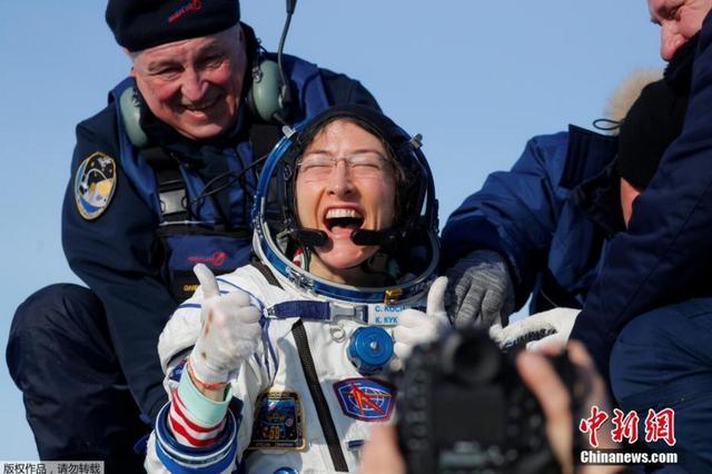 #环球网#宇航员科赫重返地球 刷新女性停留太空最长纪录