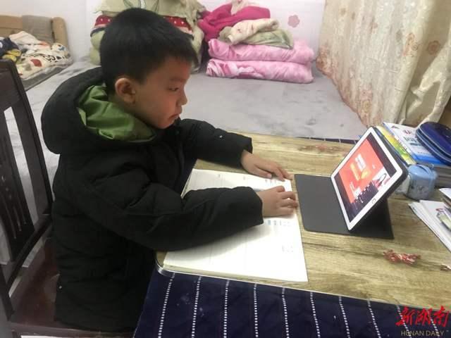 #你的育儿经#孩子在家上课不自律、效果差？避免开学掉队，家长要做到这3点