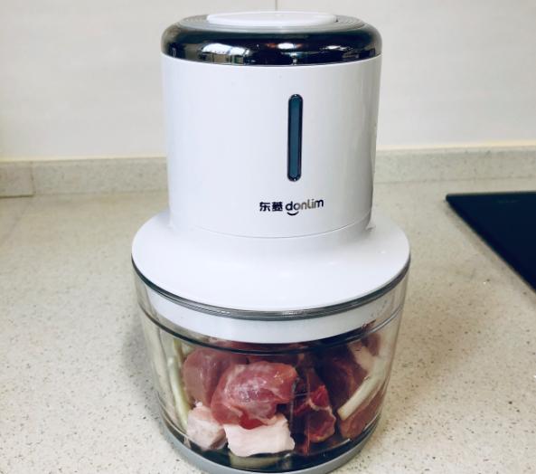 一道家常下饭菜，不仅好做还好吃，动手做起来