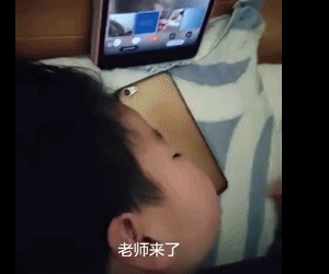 你的育儿经■2岁妹妹替睡懒觉哥哥上网课，作业还帮写，网友：这样的妹妹哪找