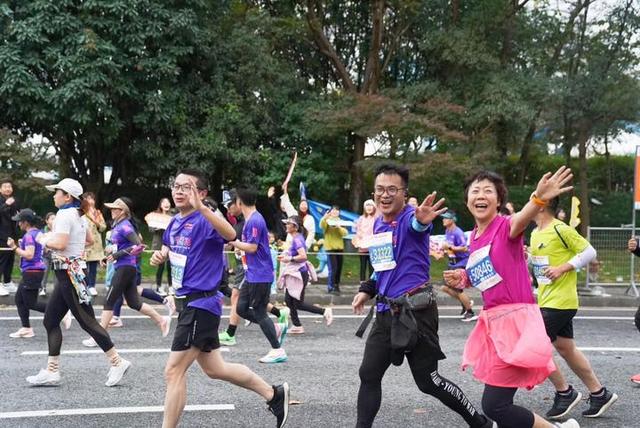 孩子|超级园长爸爸冲呀！杭州这位男园长跑杭马传递“男孩精神”