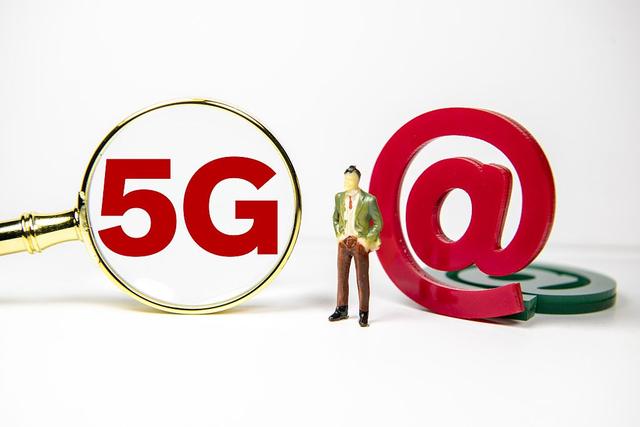 新京报：三大运营商发布“5G消息”，微信真正的对手来了？