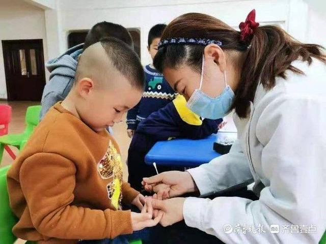 东营区二幼开展幼儿年度健康体检活动