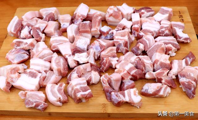 正宗肉夹馍放不放青椒？老师傅详解从烙饼到卤腊汁肉