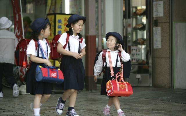 “你家孩子没人敢要”3岁孩子被5家幼儿园劝退，宝妈质问被打脸