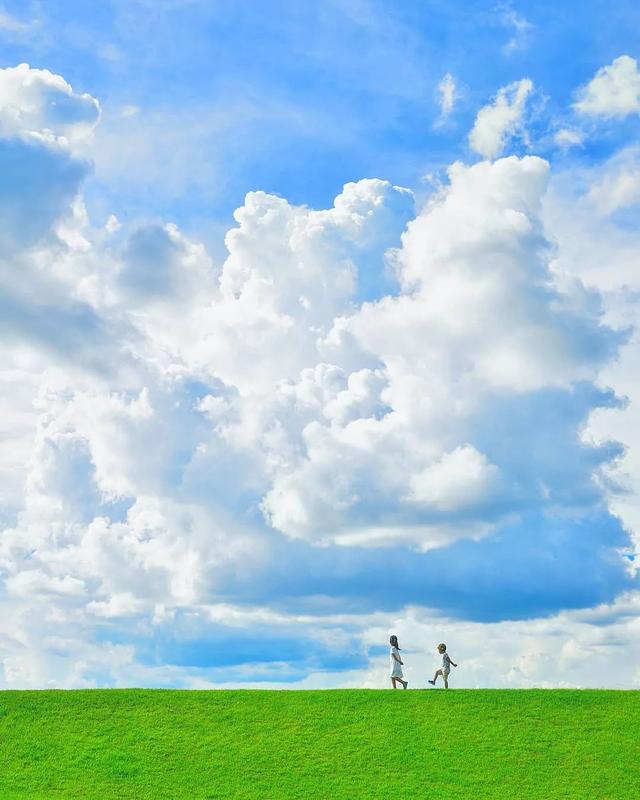 相亲相爱|暖心爸爸晒娃，却把孩子拍成宫崎骏动画，太治愈了