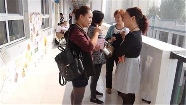 欢喜同堂|“我打你，你为什么还手？”儿子被打还手被老师批评，宝妈忍不了