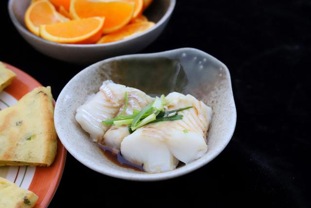 「超级宝妈」早上不贪睡，给孩子准备营养餐，比饭店里的还精致，特别简单