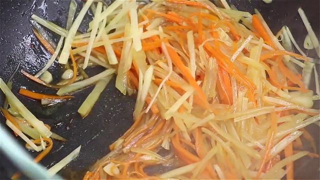 早餐不知道吃什么，试试用南瓜做，不油炸不用煎，健康营养又美味