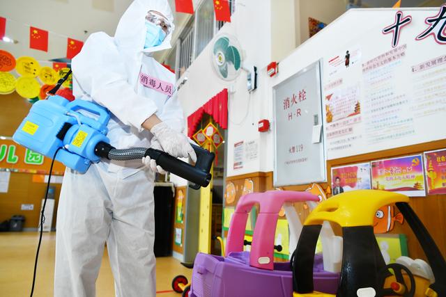 『超级宝妈』为开学做准备!广州海珠南华西街天汇幼儿园开展疫情防控应急演练