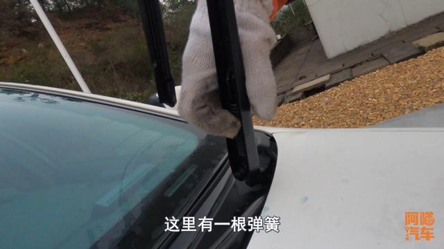 雨刷刮不干净异响，无非就是这三种原因，喵哥教你自己动手解决