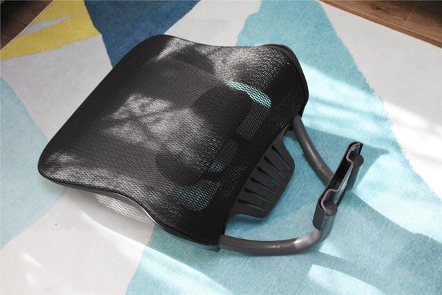 又被老罗种草了，入手网易严选人体工学椅半月，是偷懒神器吗？