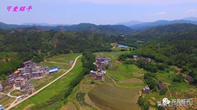 昭平五将镇加油!争取在大坪村设一个出入口,走马镇龙湾年内通车