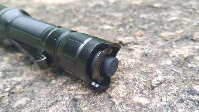 战术手电评测｜性价比之王，新兵入手体验首选