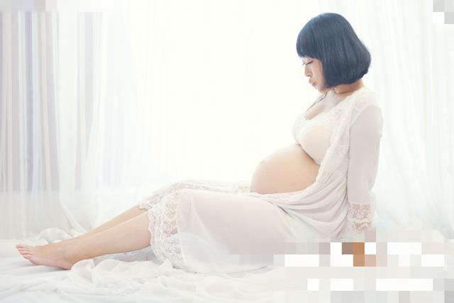 「超级宝妈」美国举办“孕妈选美”大赛，通过展示自己肚子，评选“最美孕肚”