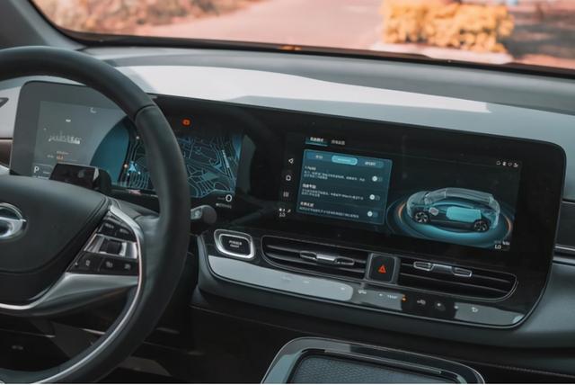 开特斯拉还得用手机导航！最终我选择了这款AR导航神车