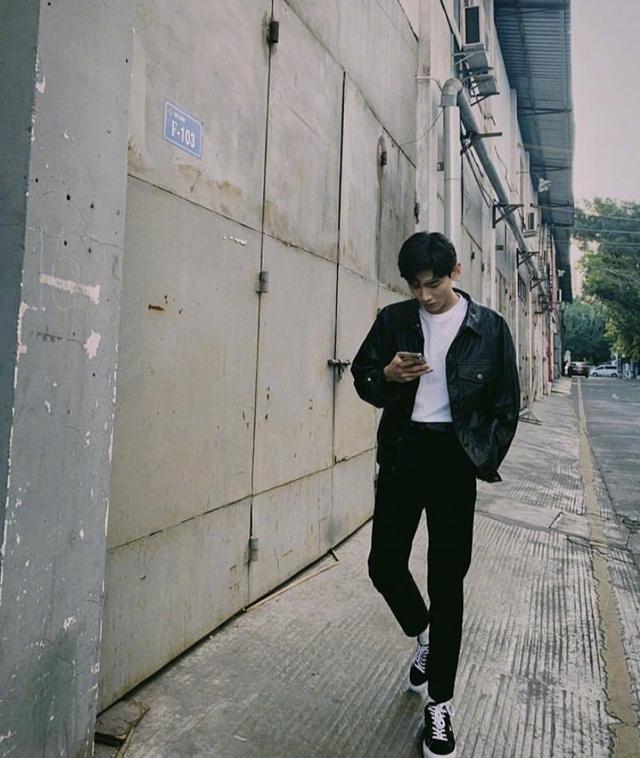 普拉达女王白敬亭|亭会穿 亭帅气