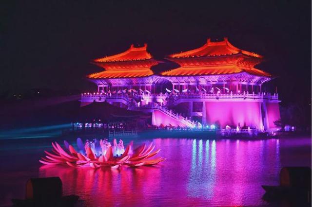 我的天！蔡徐坤、Angelababy、郭麒麟等跑男家族成员齐聚清明上河园！穿宋装、玩穿越，一起揭开这里的神秘面纱|影视交流地