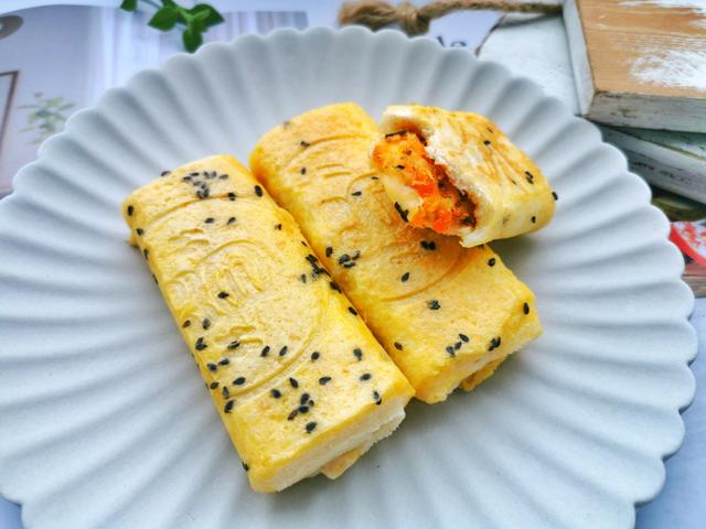 孩子迷上这早餐，一卷一煎5分钟搞定，不用早起床，我特乐意做