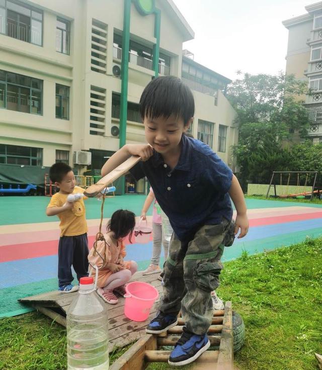 游戏|自己设计自己制作，这群幼儿园娃爱上农耕游戏