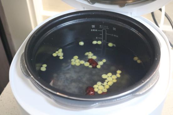 是电饭煲又是压力锅，臻米FY1技多不压身，让我爱上烹饪的感觉