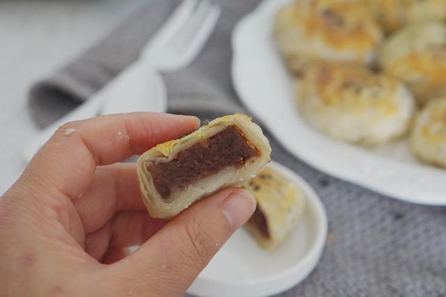 教你花样吃手抓饼，做法简单，酥到掉渣渣，烤上一锅秒光