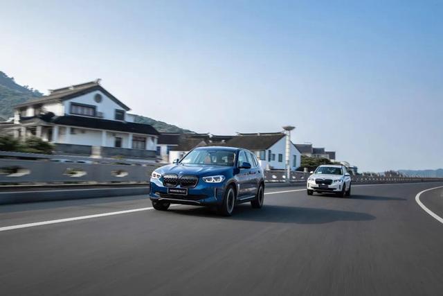 试驾宝马iX3 这是一台让人“惊艳”的纯电动SUV