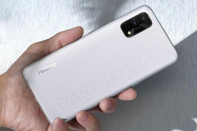 realme Q2系列销量超10万，名副其实的双十一销量黑马