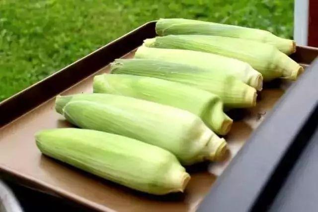 煮玉米前1个小动作，能随手收获大营养