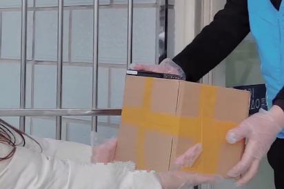 【上游新闻】疫情期间如何正确取快递？宅在家的你一定要看