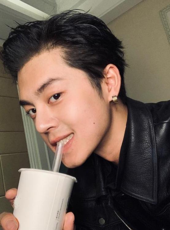 吐个泡泡|女主开局六分钟就领盒饭？跟谁都有CP感？这剧神了