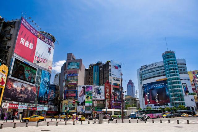 体验店|哪些中国品牌在实体商业里开店凶猛