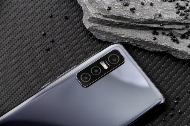 vivo再推性价比神机！7.73mm+大内存，仅售1998元