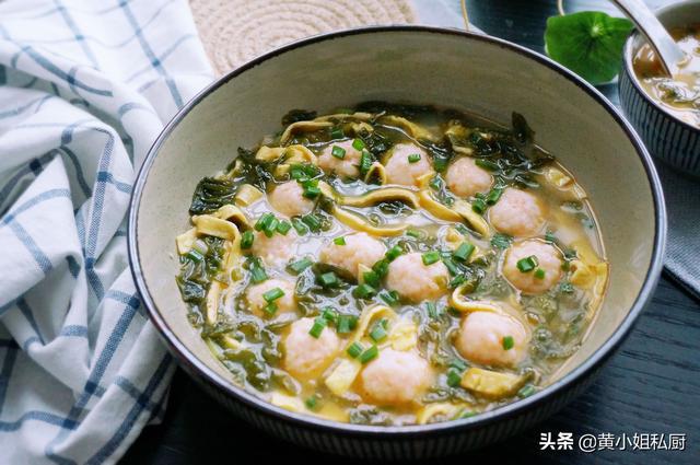 超级宝妈：进入春天，不吃肉也要吃这丸子汤，一周吃2次，宝宝长高个