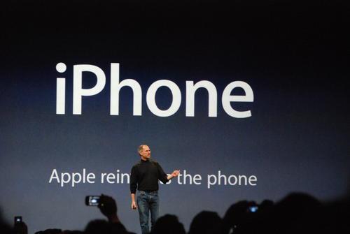 折叠屏iPhone要来了？网曝苹果已送样至富士康测试