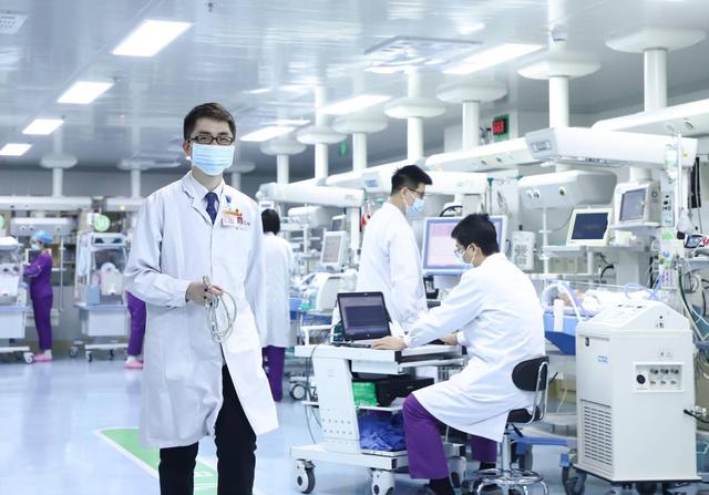 新生儿|“长颈鹿医院”刮头脑风暴，找患儿就医的痛点难点！|我为群众办实事①