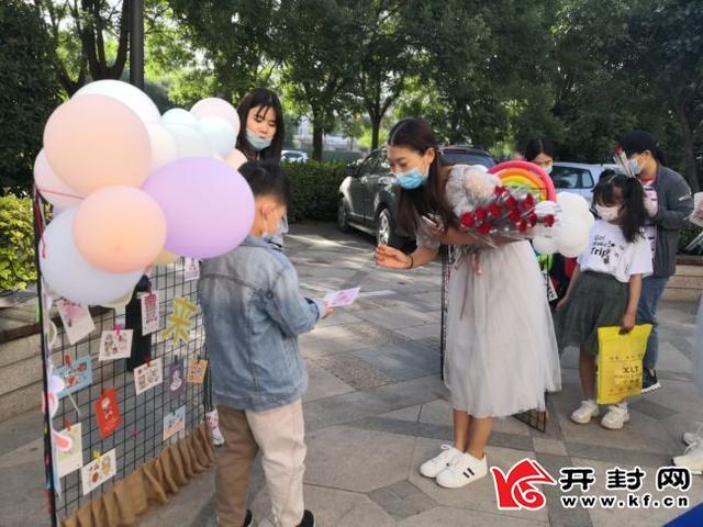 「全国党媒信息公共平台」云散花开 快乐归来——七彩阳光潜能开发幼儿园复学第一天侧记