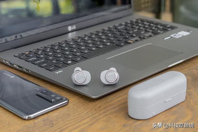 高品质真无线耳机上手，来自音频大厂的铁三角CKR7TW