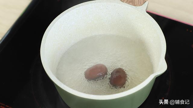 超级宝妈|这个动作能让宝宝更聪明？别再强硬阻止宝宝啦，这样做，更妥帖