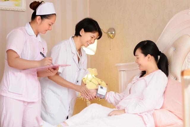 「超级宝妈」坐月子就怕坐成“废月子”，产后做好6点，身体健康且恢复的还快