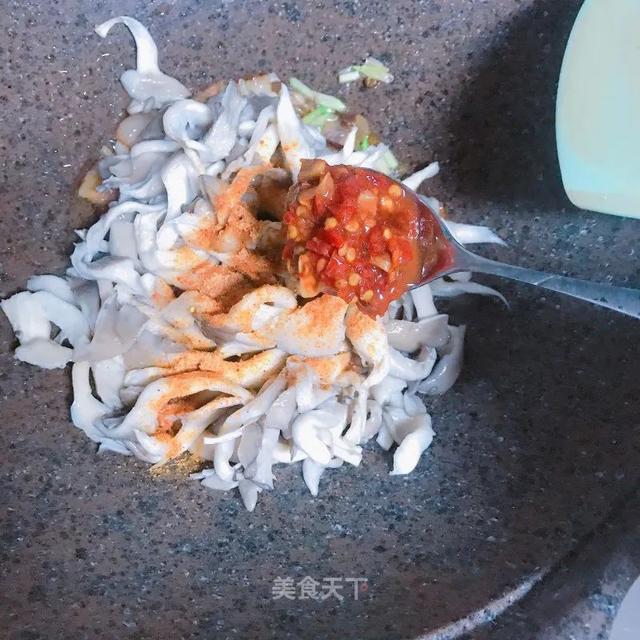 等了一年的腊肉，忍不住想尝尝鲜！味道醇香，百搭又下饭