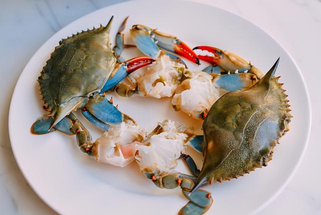 熬粥时，大米不要直接下锅，放进冰箱冻一冻，熬出的粥口感超惊艳